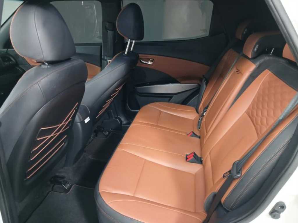 Ssangyong Tivoli - Vista 8