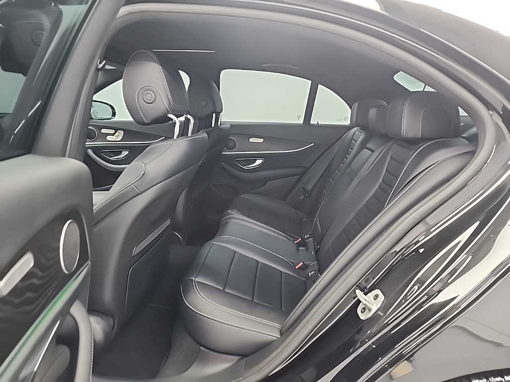 Mercedes Benz E class - Vista 12