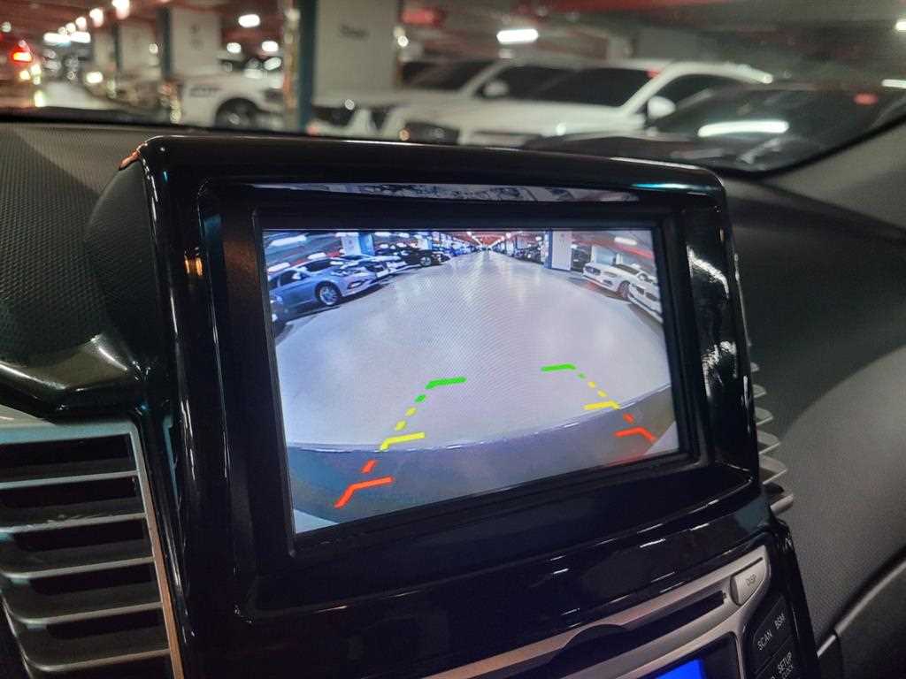 HYUNDAI Accent - Vista 10