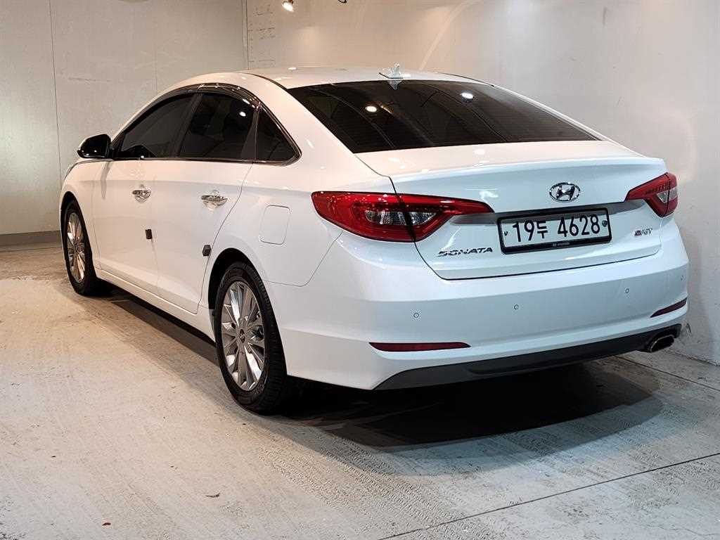 HYUNDAI Sonata - Vista 4