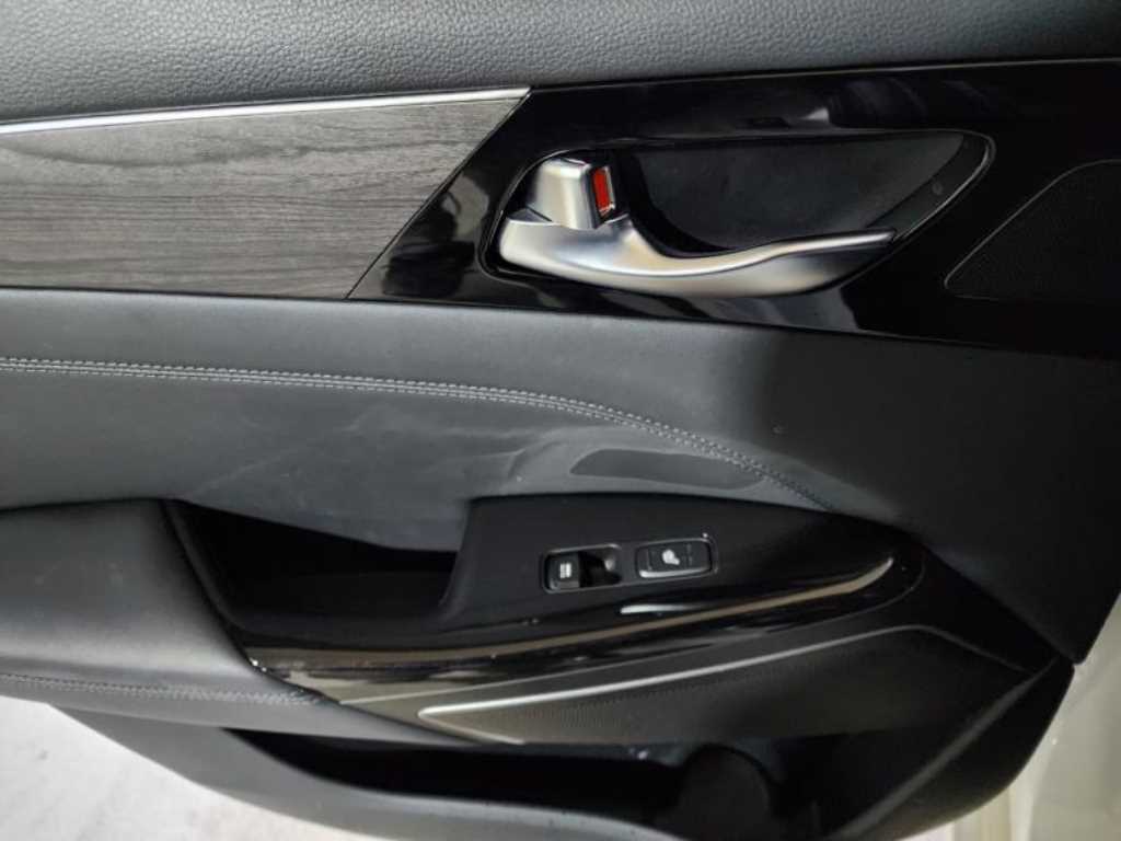 KIA K7 - Vista 10