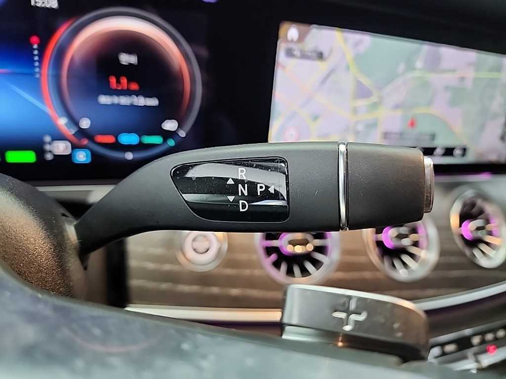 Mercedes Benz E class - Vista 8