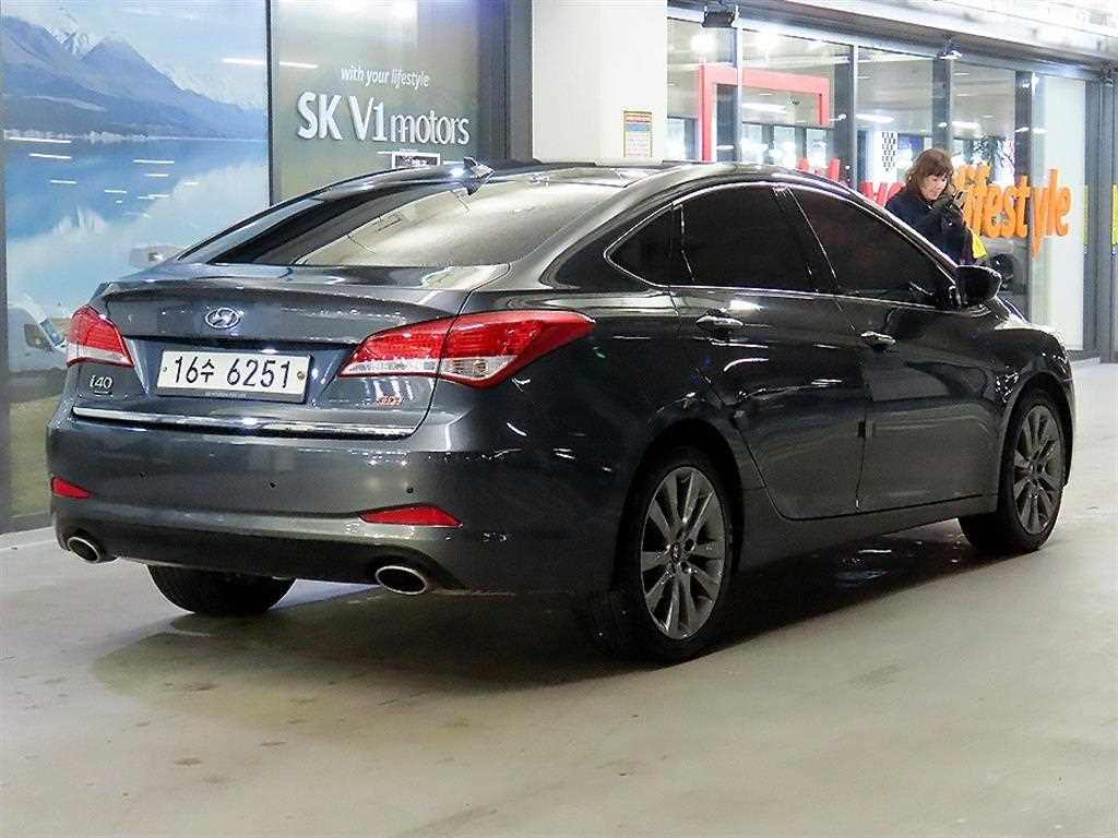 HYUNDAI i40 - Vista 4