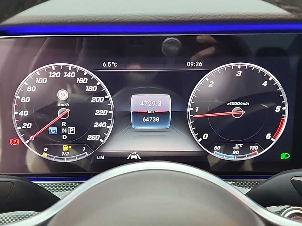 Mercedes Benz CLS Class - Vista 6