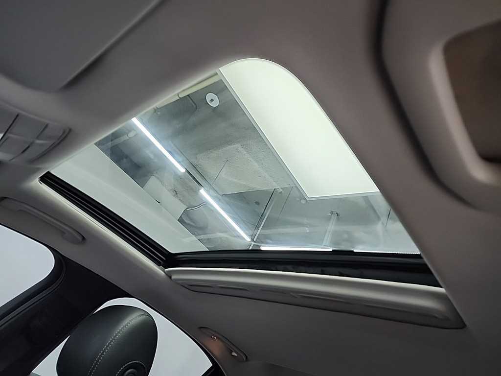 Mercedes Benz C Class 2018 Gris - Importación desde Corea - HF Imports Iquique - Foto 13