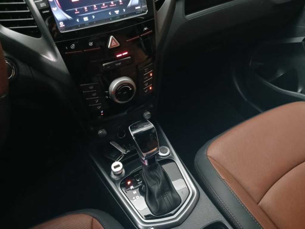 Ssangyong Tivoli 2019 Blanco - Importación desde Corea - HF Imports Iquique - Foto 15