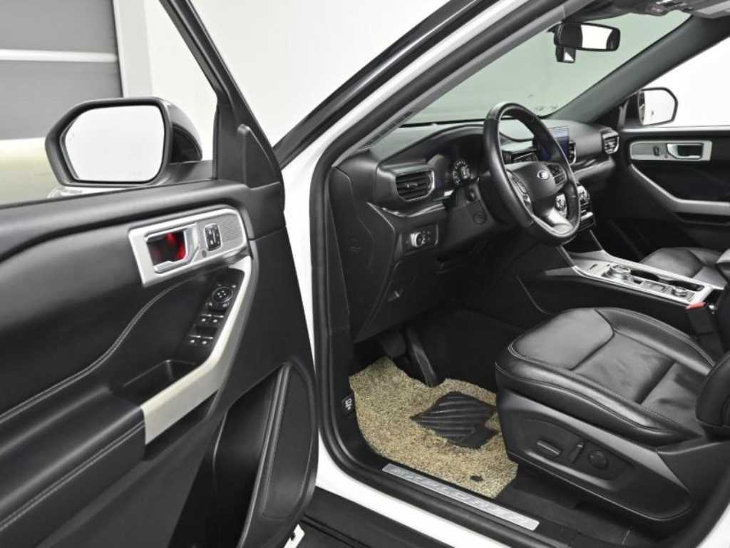 Ford Explorer - Vista 11