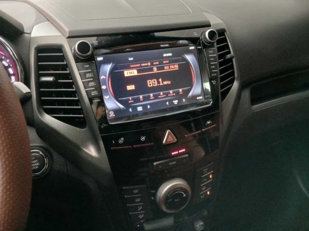 Ssangyong Tivoli 2019 Blanco - Importación desde Corea - HF Imports Iquique - Foto 13