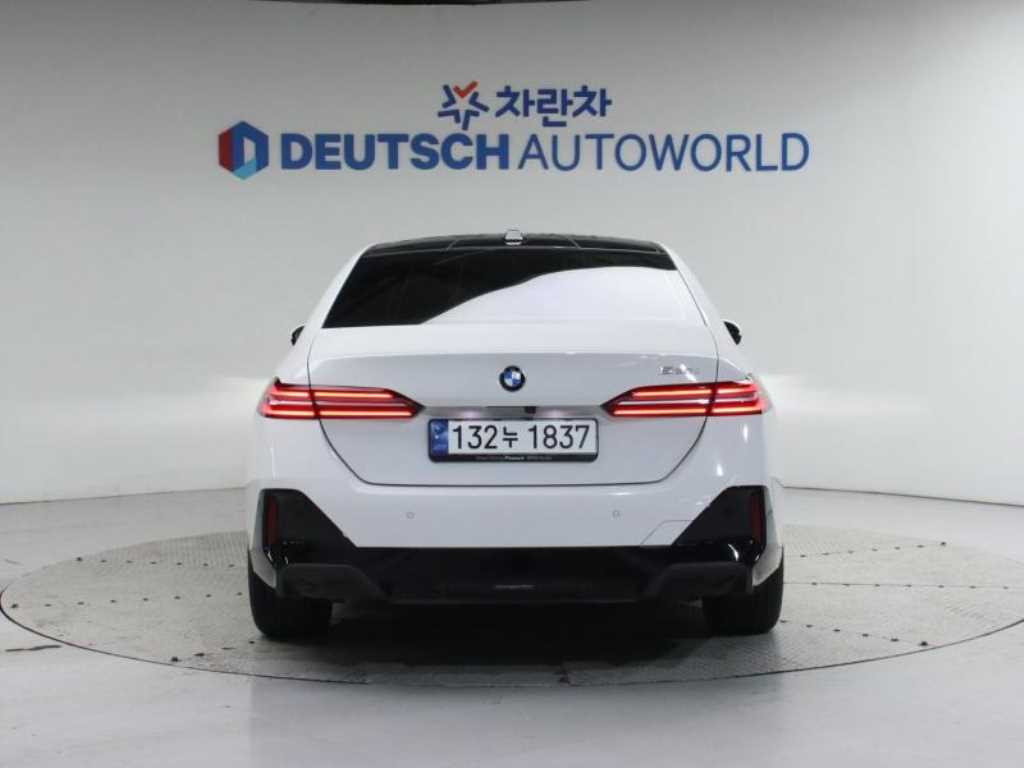 BMW 5 Series - Vista 4