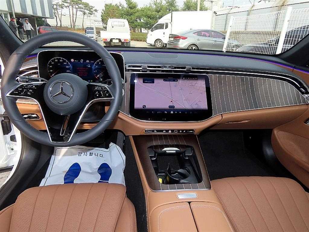 Mercedes Benz E class - Vista 7