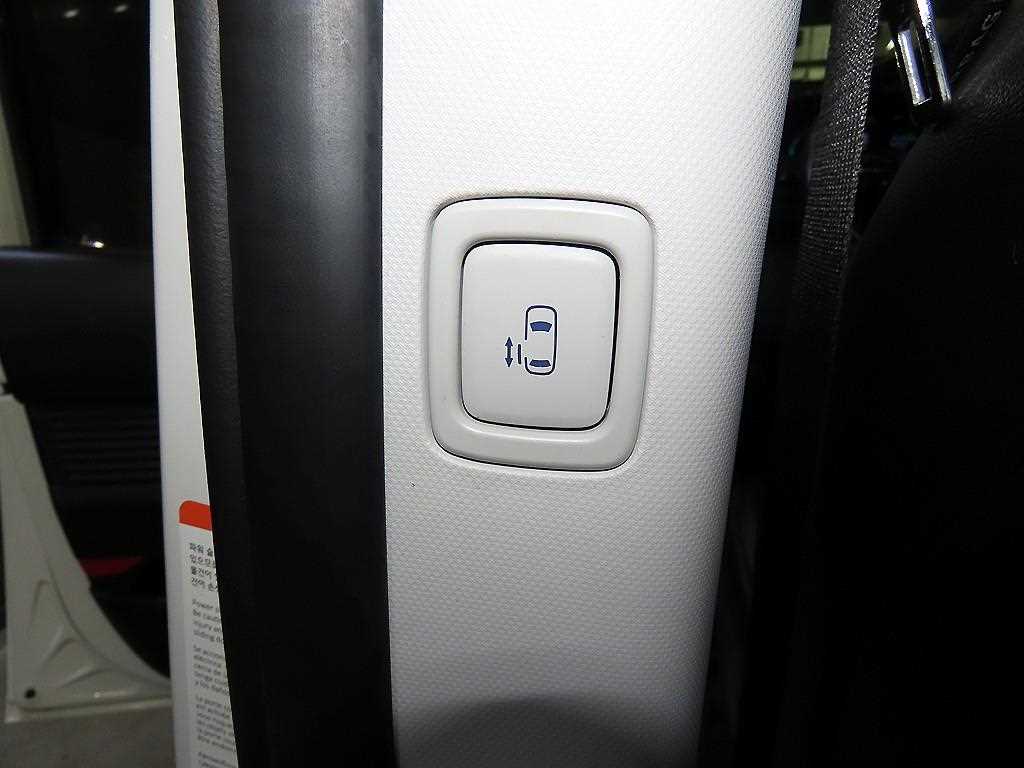 HYUNDAI Staria 2025 Blanco - Importación desde Corea - HF Imports Iquique - Foto 14