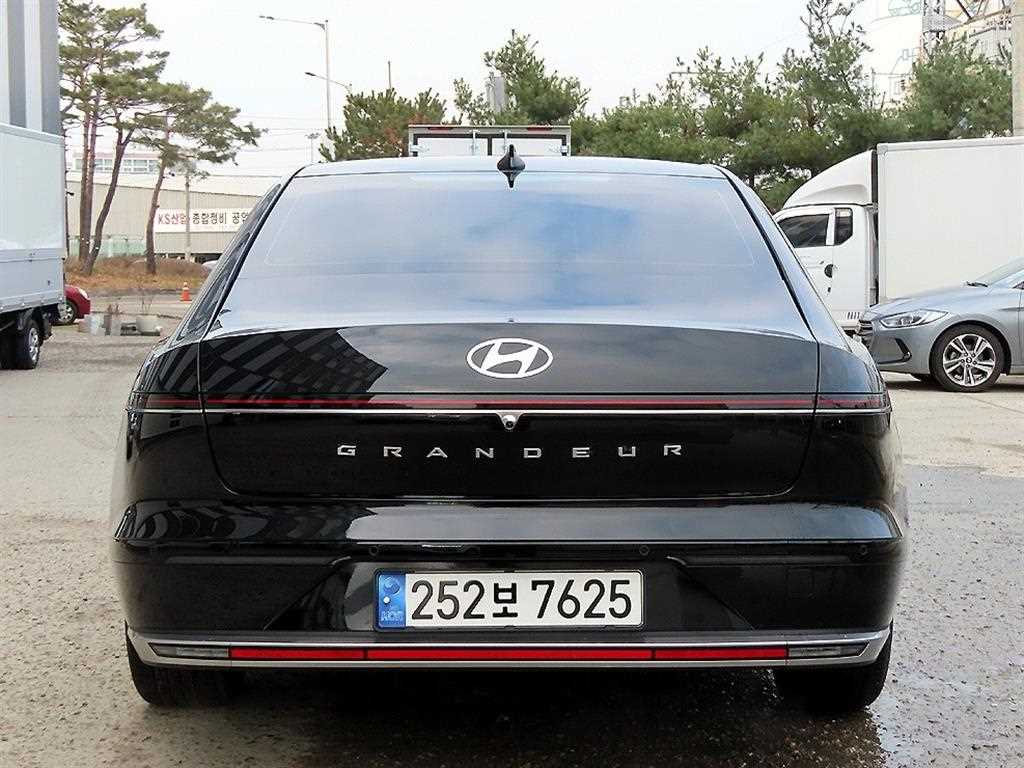 HYUNDAI Grandeur - Vista 4