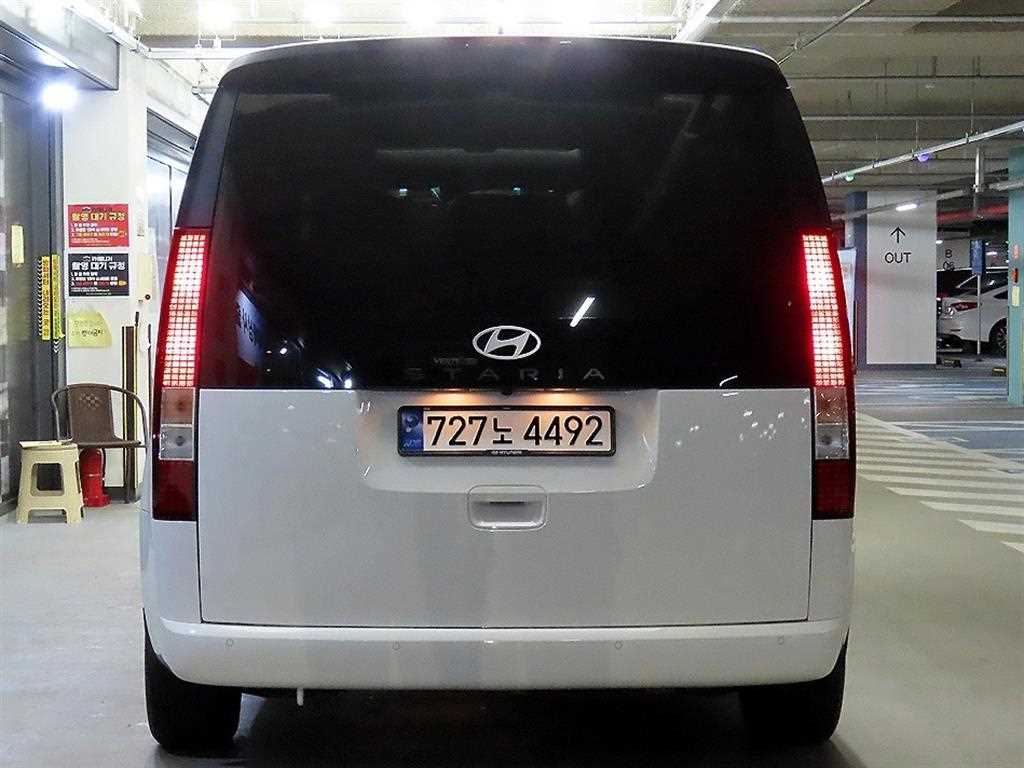 HYUNDAI Staria - Vista 5
