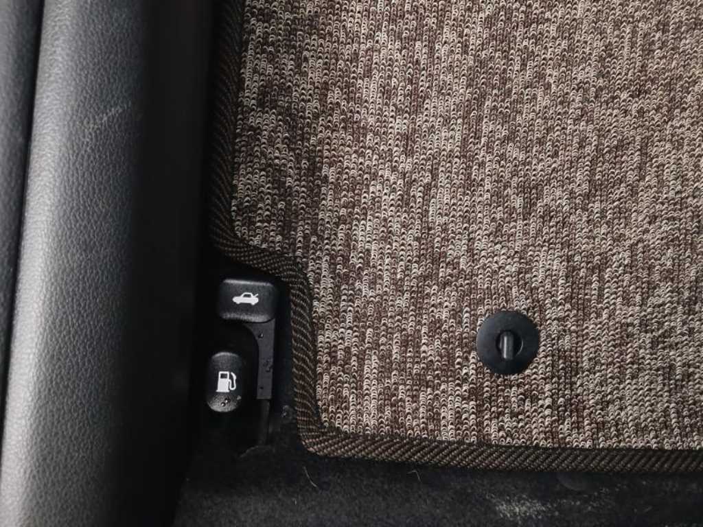 HYUNDAI Avante - Vista 11