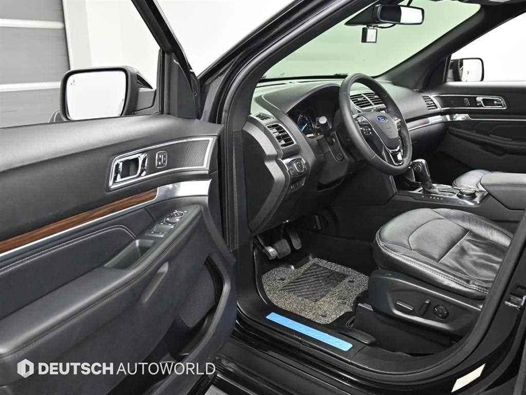 Ford Explorer - Vista 10