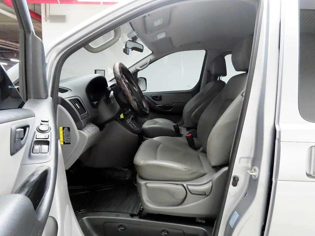 HYUNDAI Starex 2019 Plateado - Importación desde Corea - HF Imports Iquique - Foto 14