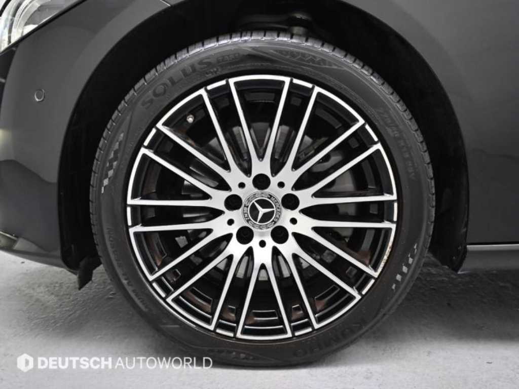 Mercedes Benz C Class - Vista 5