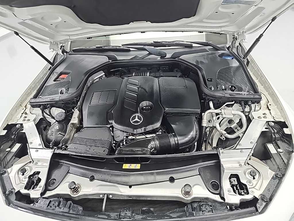 Mercedes Benz CLS Class - Vista 5