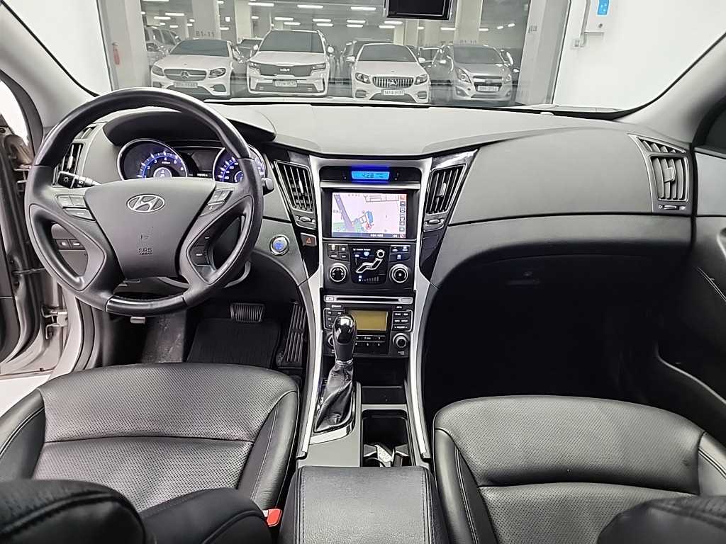 HYUNDAI Sonata - Vista 7