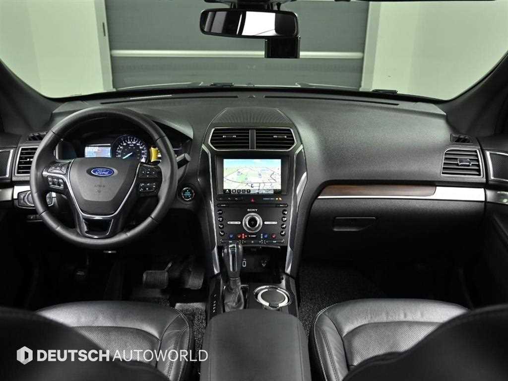 Ford Explorer - Vista 6