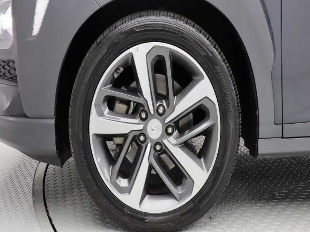 HYUNDAI Kona - Vista 5