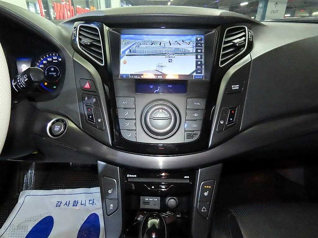 HYUNDAI i40 - Vista 11