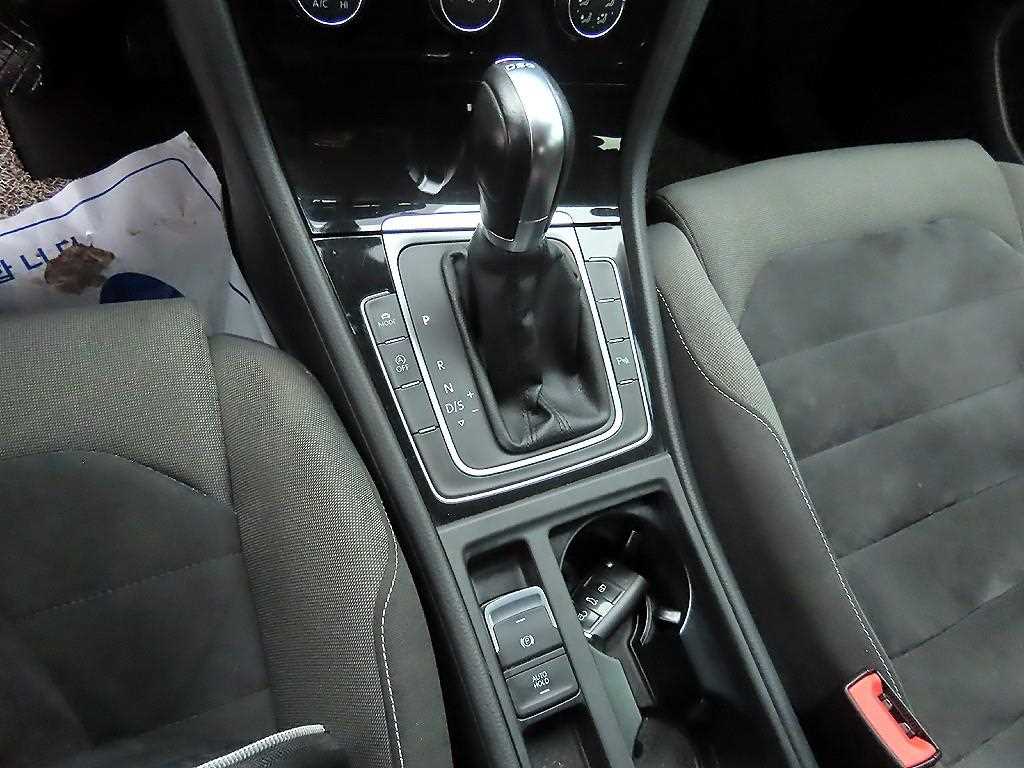 Volkswagen Golf - Vista 10