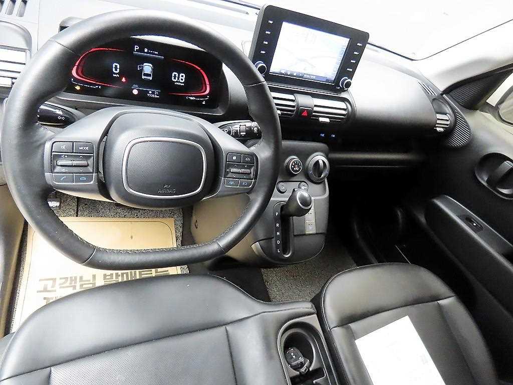 HYUNDAI Casper - Vista 6