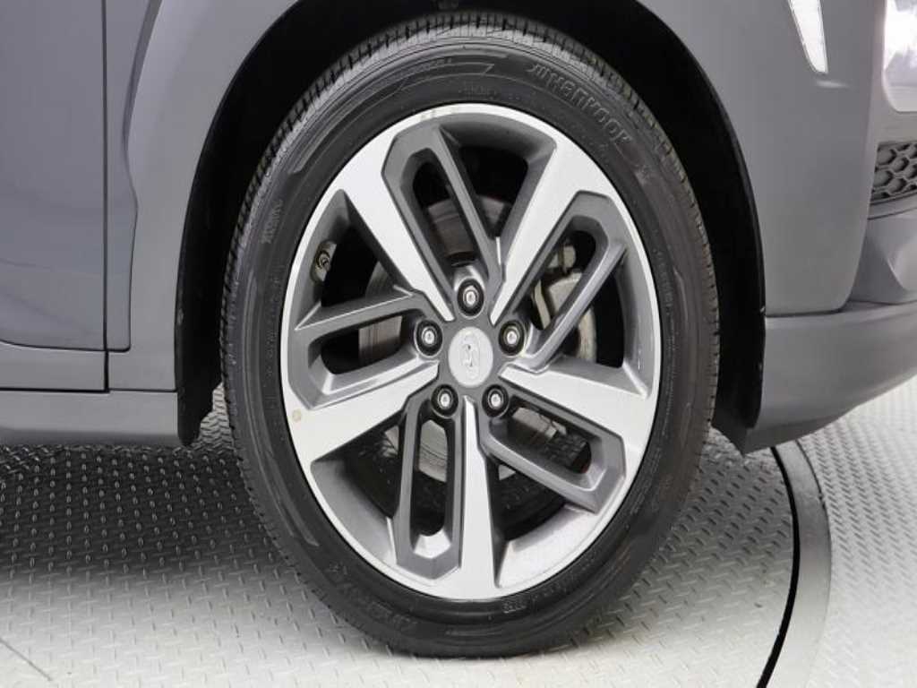 HYUNDAI Kona - Vista 7