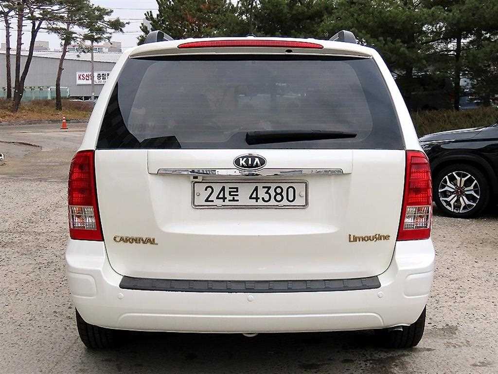 KIA Carnival - Vista 4