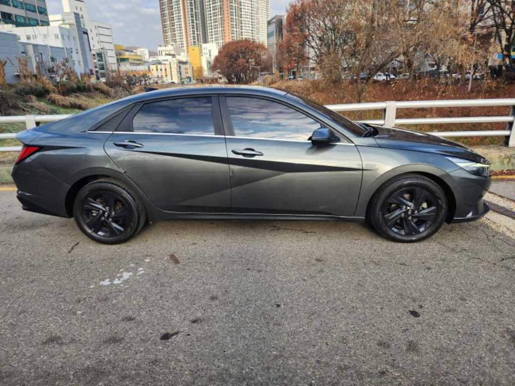 HYUNDAI Avante - Vista 7