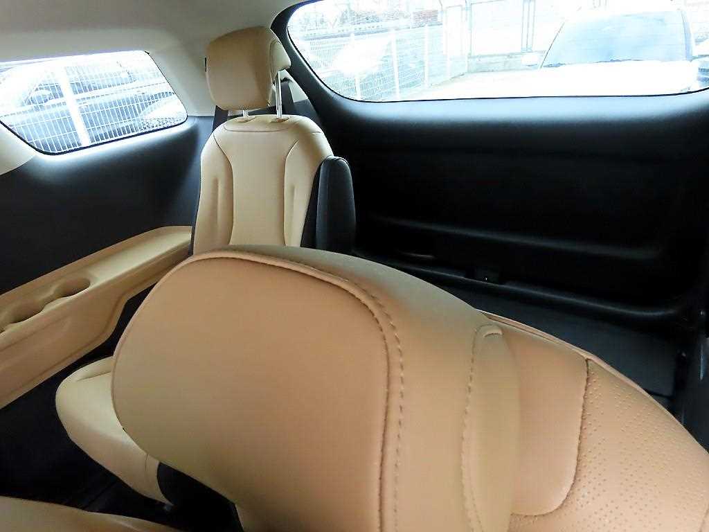 KIA Carnival - Vista 7