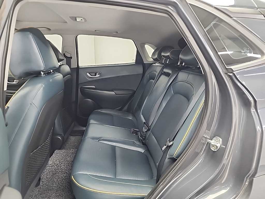 HYUNDAI Kona - Vista 12