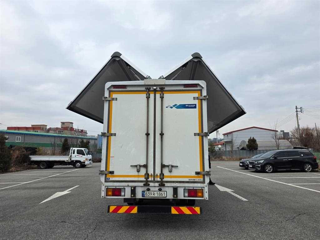 medium and large cargo truck 2023 Blanco - Importación desde Corea - HF Imports Iquique - Foto 16