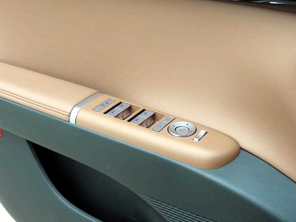 HYUNDAI Grandeur - Vista 11