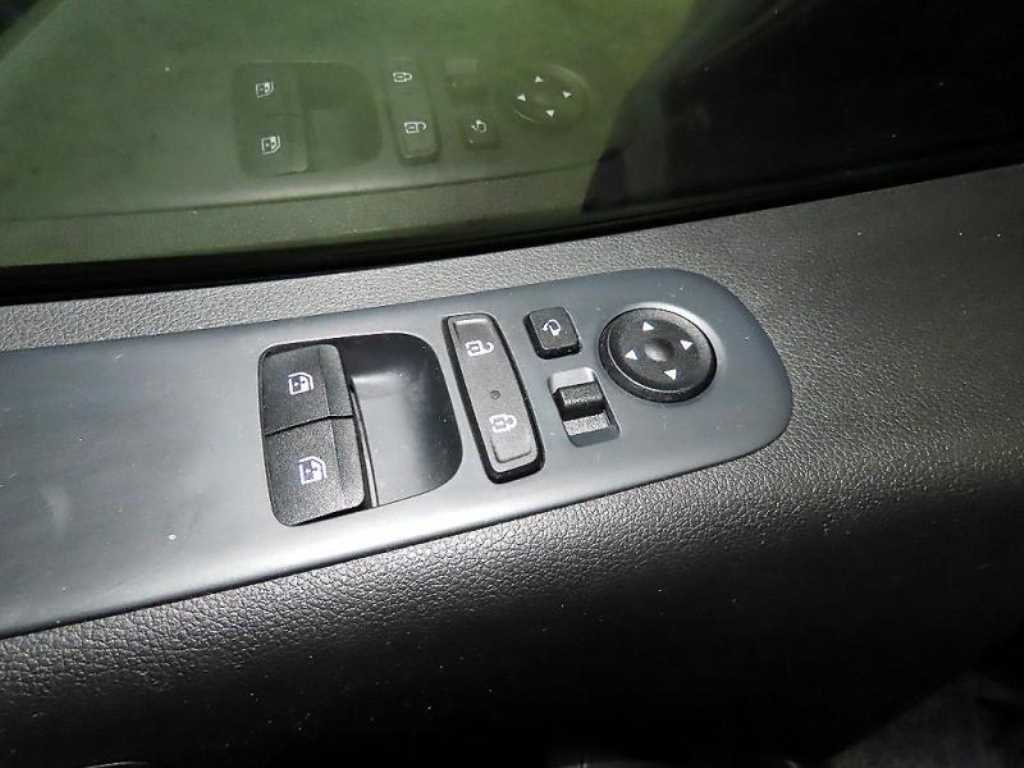 HYUNDAI Staria - Vista 12