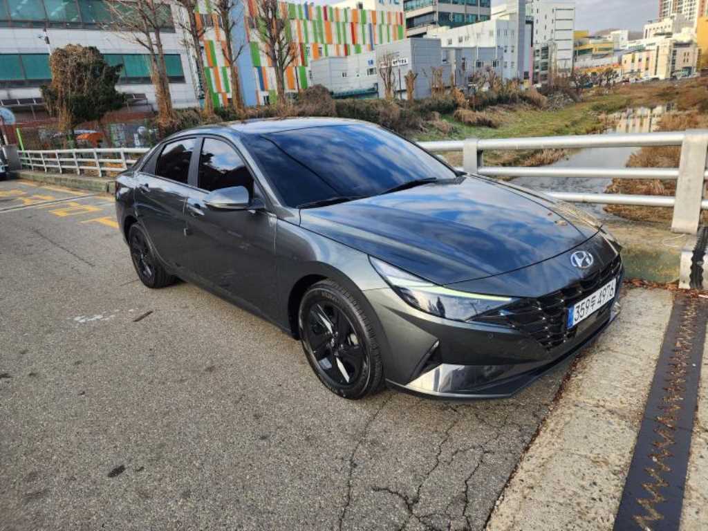 HYUNDAI Avante - Vista 8