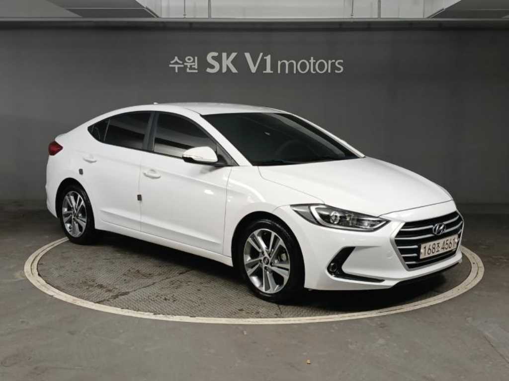 HYUNDAI Avante - Vista 5