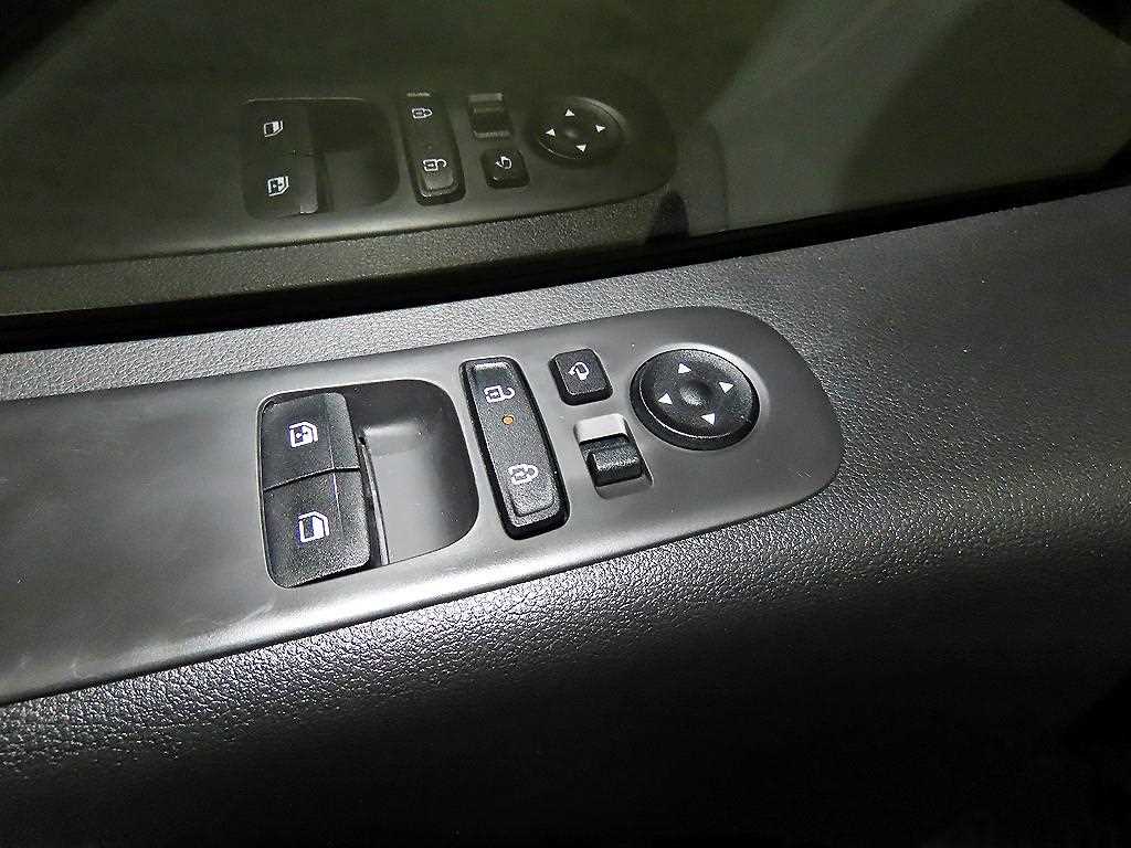 HYUNDAI Staria - Vista 12