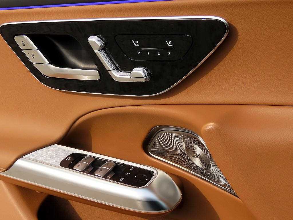 Mercedes Benz E class - Vista 12