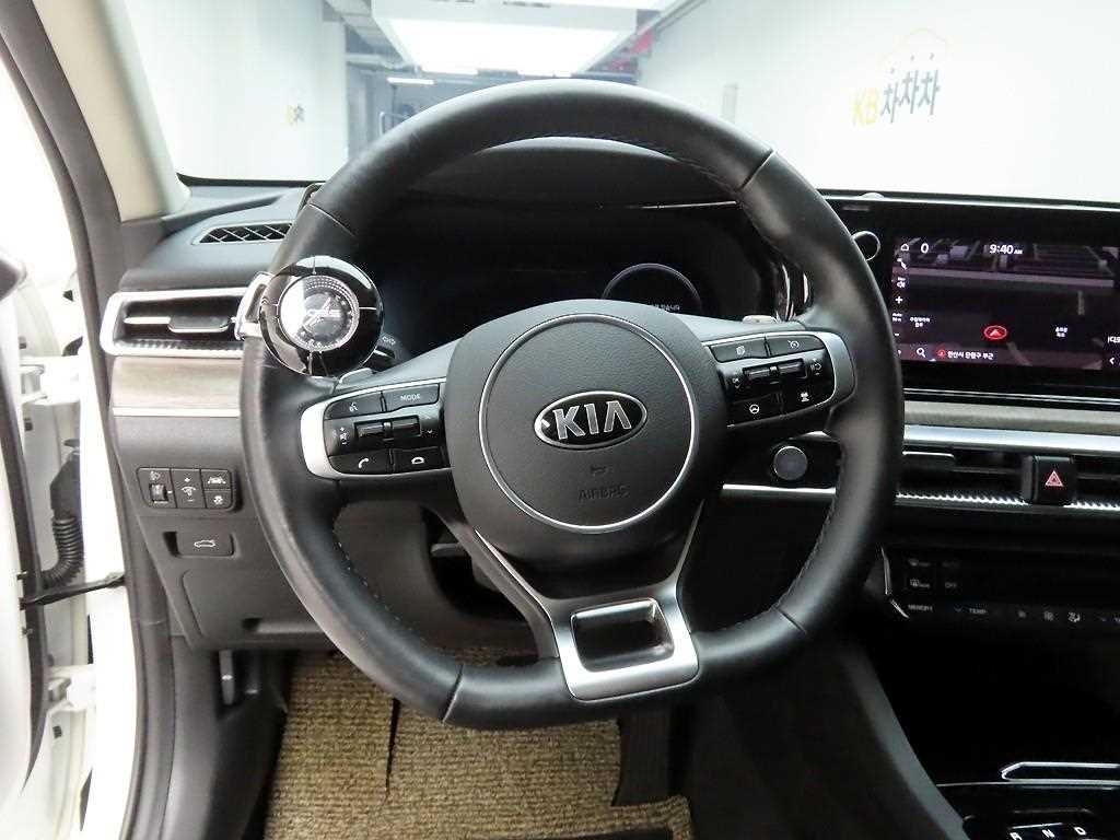 KIA K5 - Vista 6