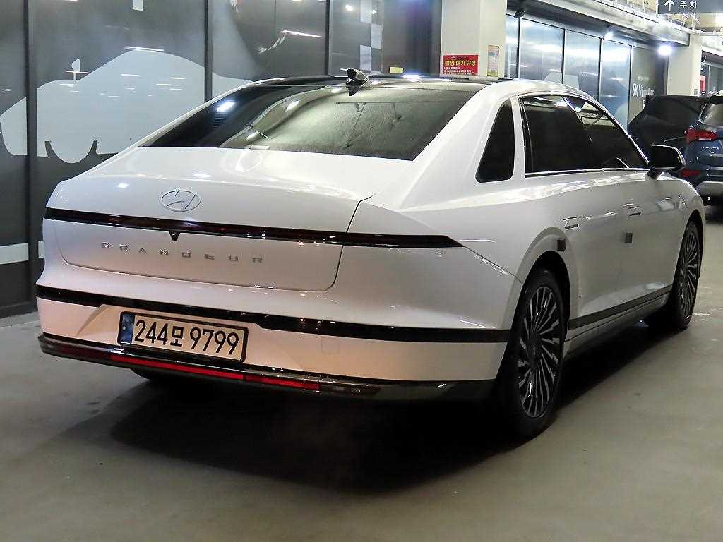 HYUNDAI Grandeur - Vista 5