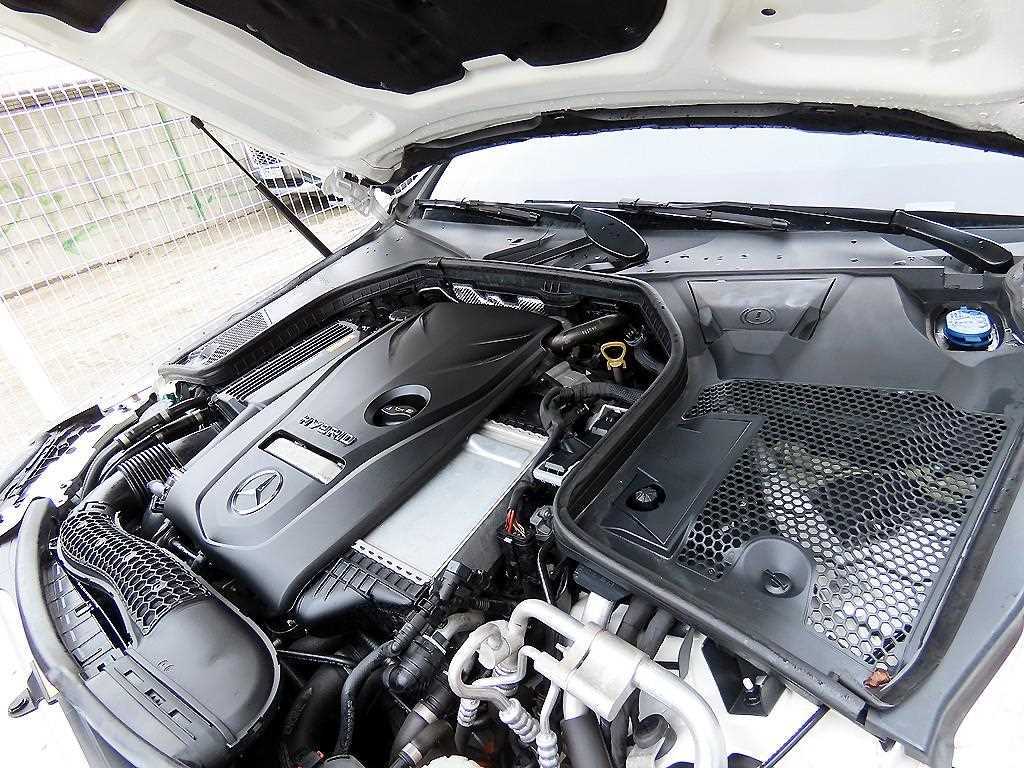 Mercedes Benz C Class 2018 Blanco - Importación desde Corea - HF Imports Iquique - Foto 19