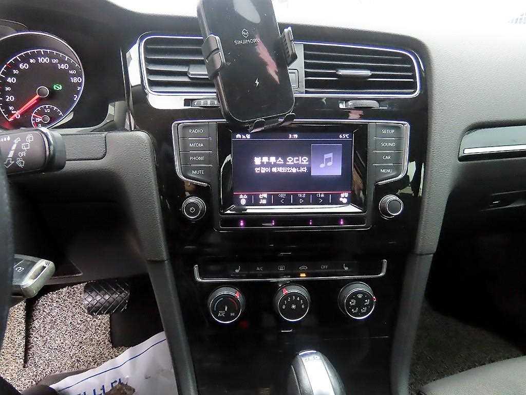 Volkswagen Golf - Vista 12