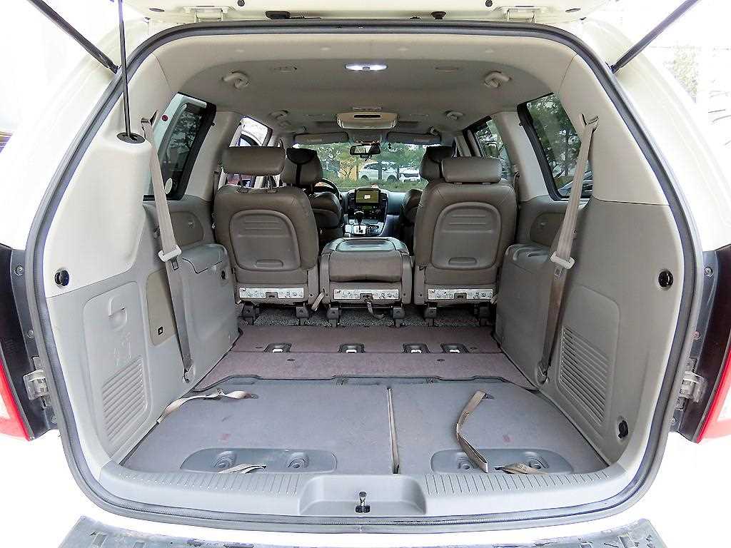 KIA Carnival 2011 Blanco - Importación desde Corea - HF Imports Iquique - Foto 17