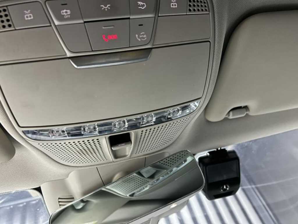 Mercedes Benz CLS Class - Vista 12