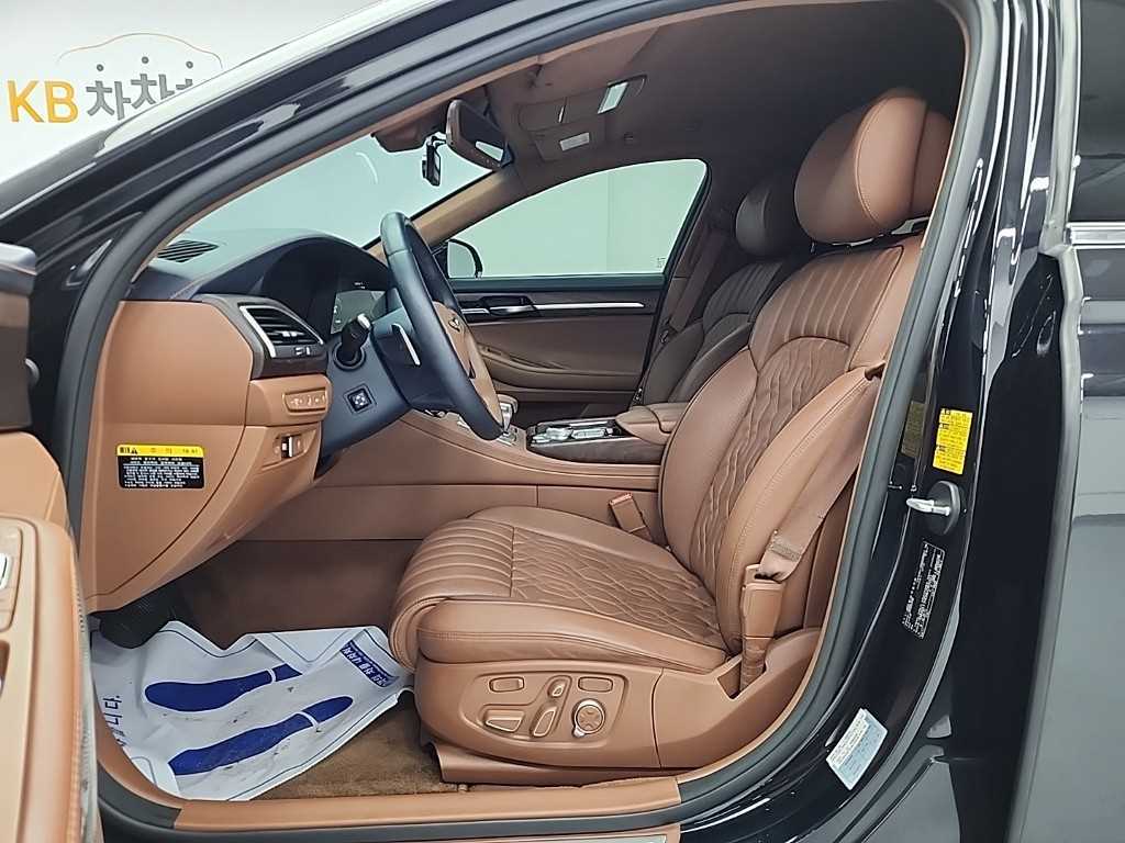 Genesis G90 - Vista 11