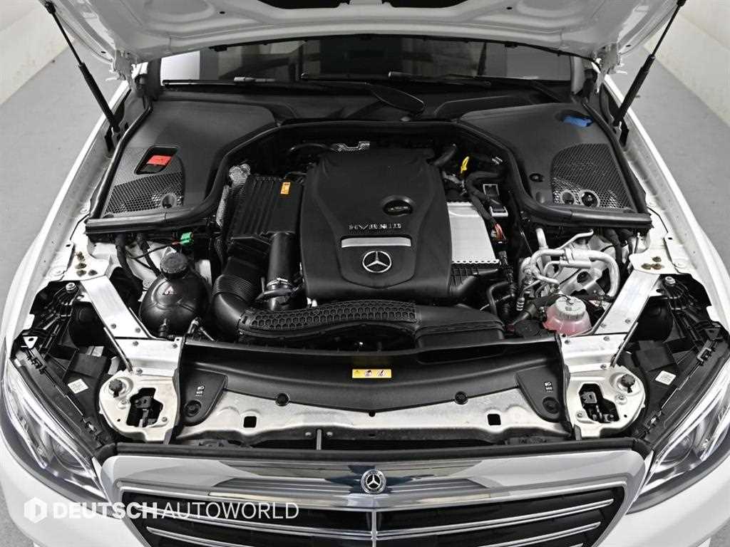 Mercedes Benz E class - Vista 6