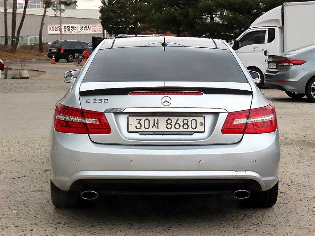 Mercedes Benz E class - Vista 4