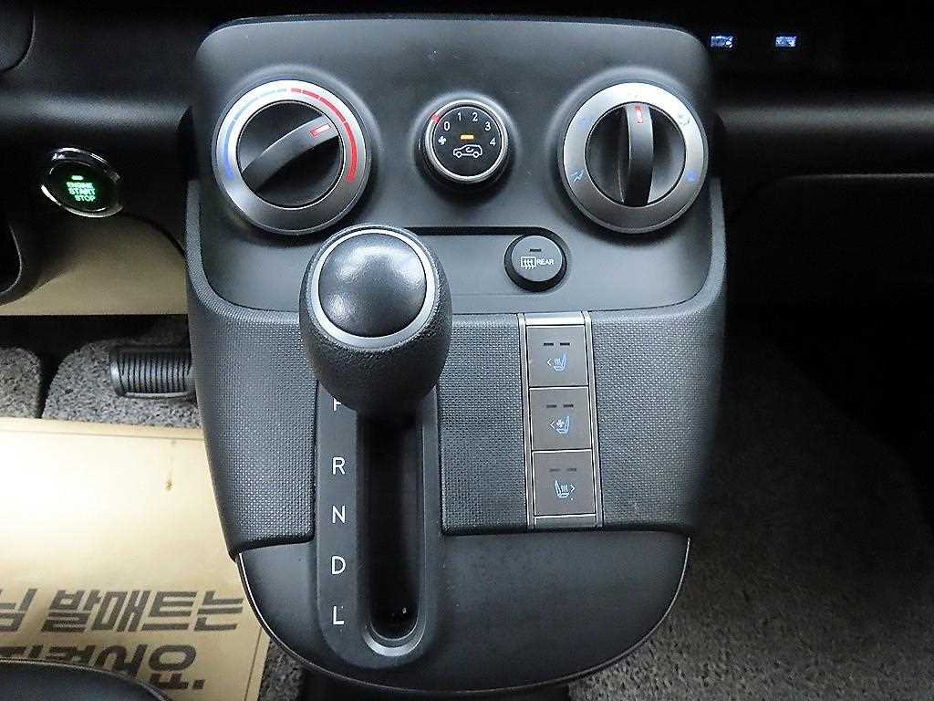 HYUNDAI Casper - Vista 10